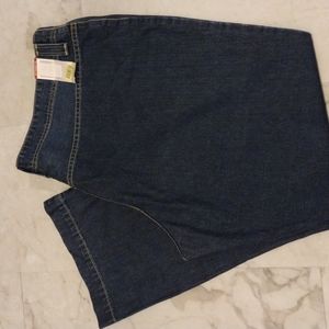 Levi's patch pockets jeans.